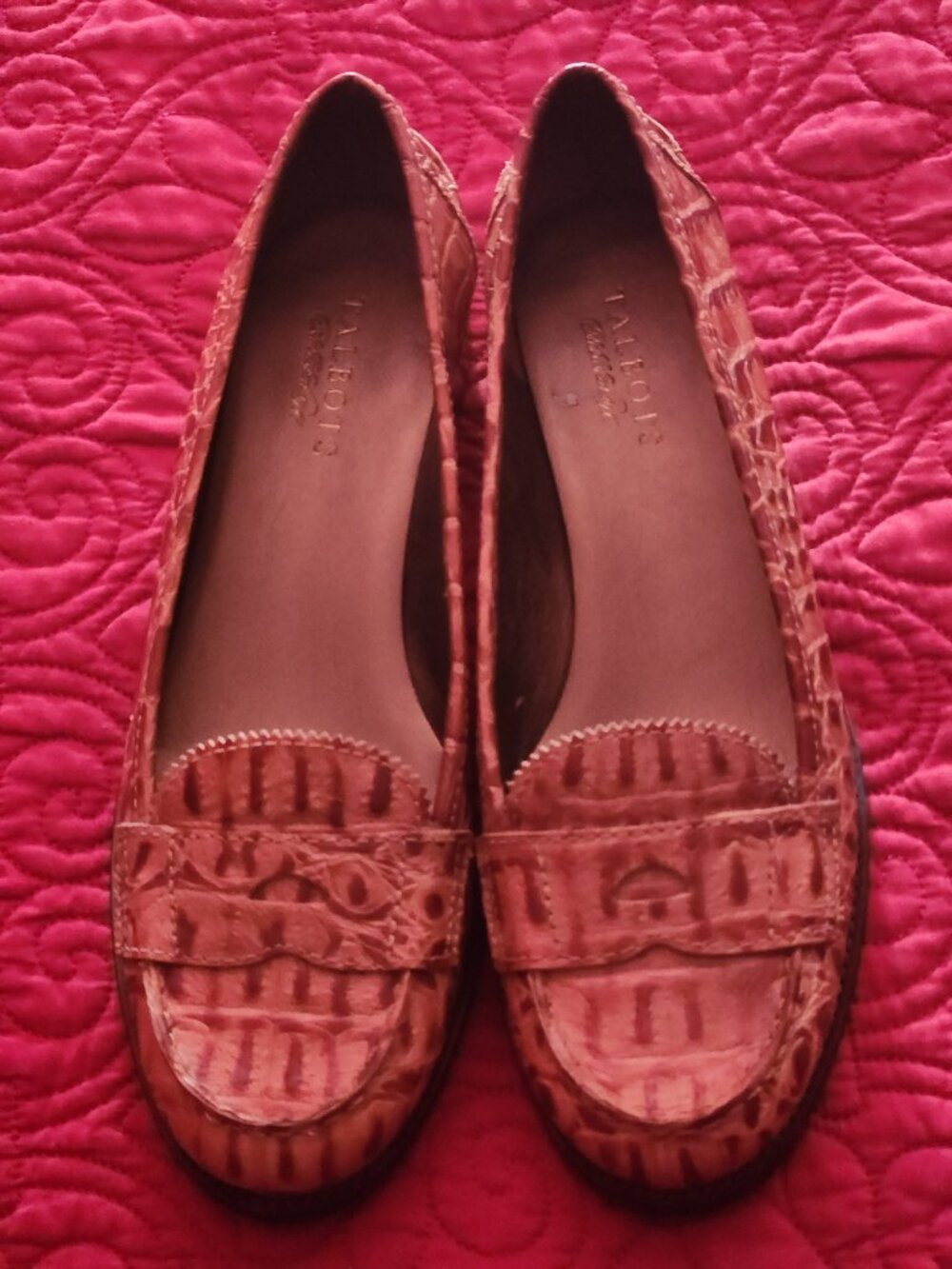 Talbots tan leather flats 9.5 NWOT